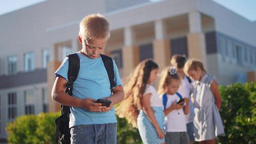 Why the iPhone and iPad ‘Screen Distance’ setting should be enabled for children